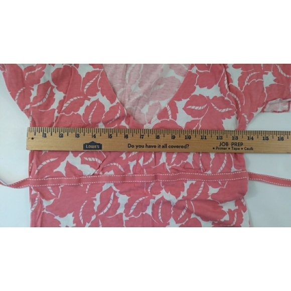 Old Navy pink and white Hawaiian print top - Picture 3 of 8